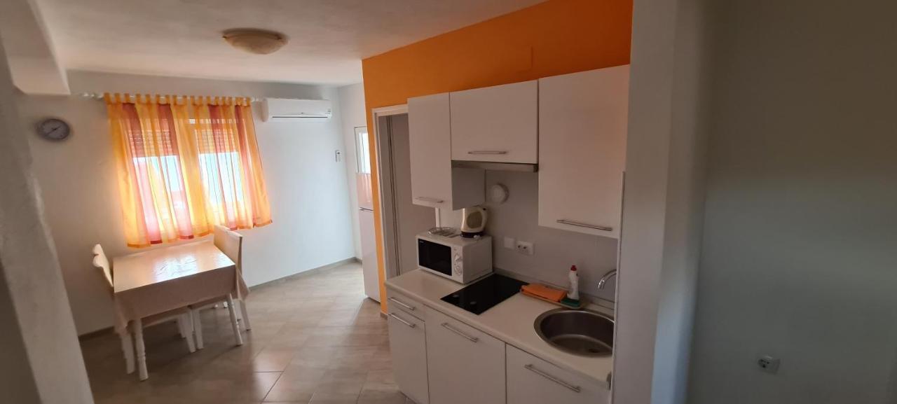 Apartmani Cesar Ртина Экстерьер фото