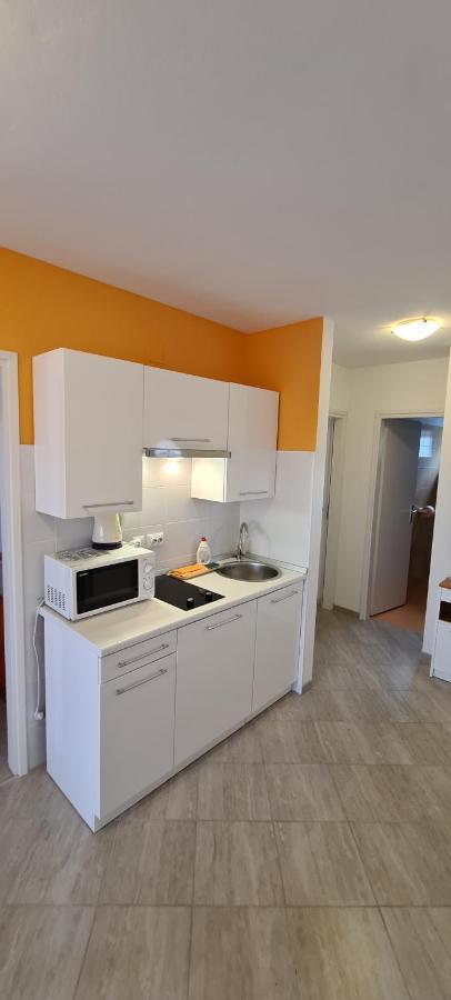 Apartmani Cesar Ртина Экстерьер фото