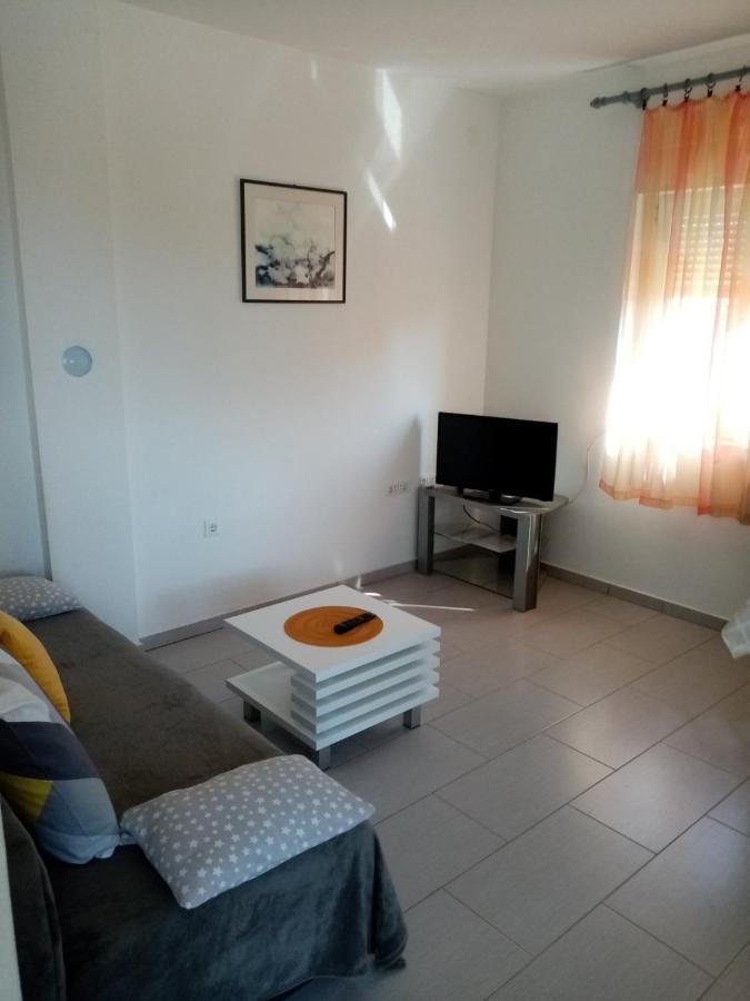 Apartmani Cesar Ртина Экстерьер фото