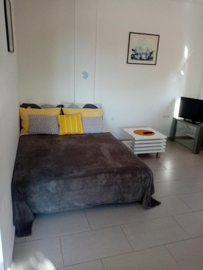 Apartmani Cesar Ртина Экстерьер фото