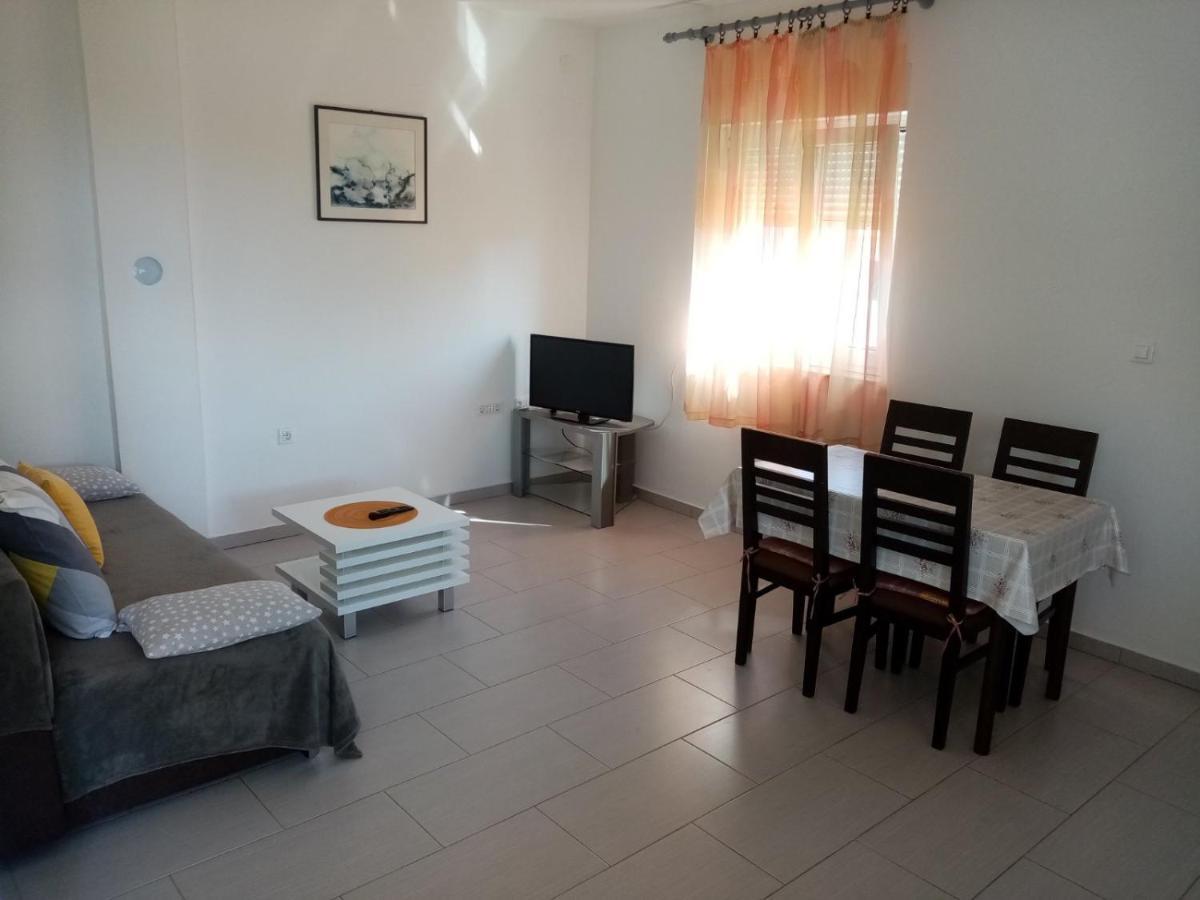 Apartmani Cesar Ртина Экстерьер фото